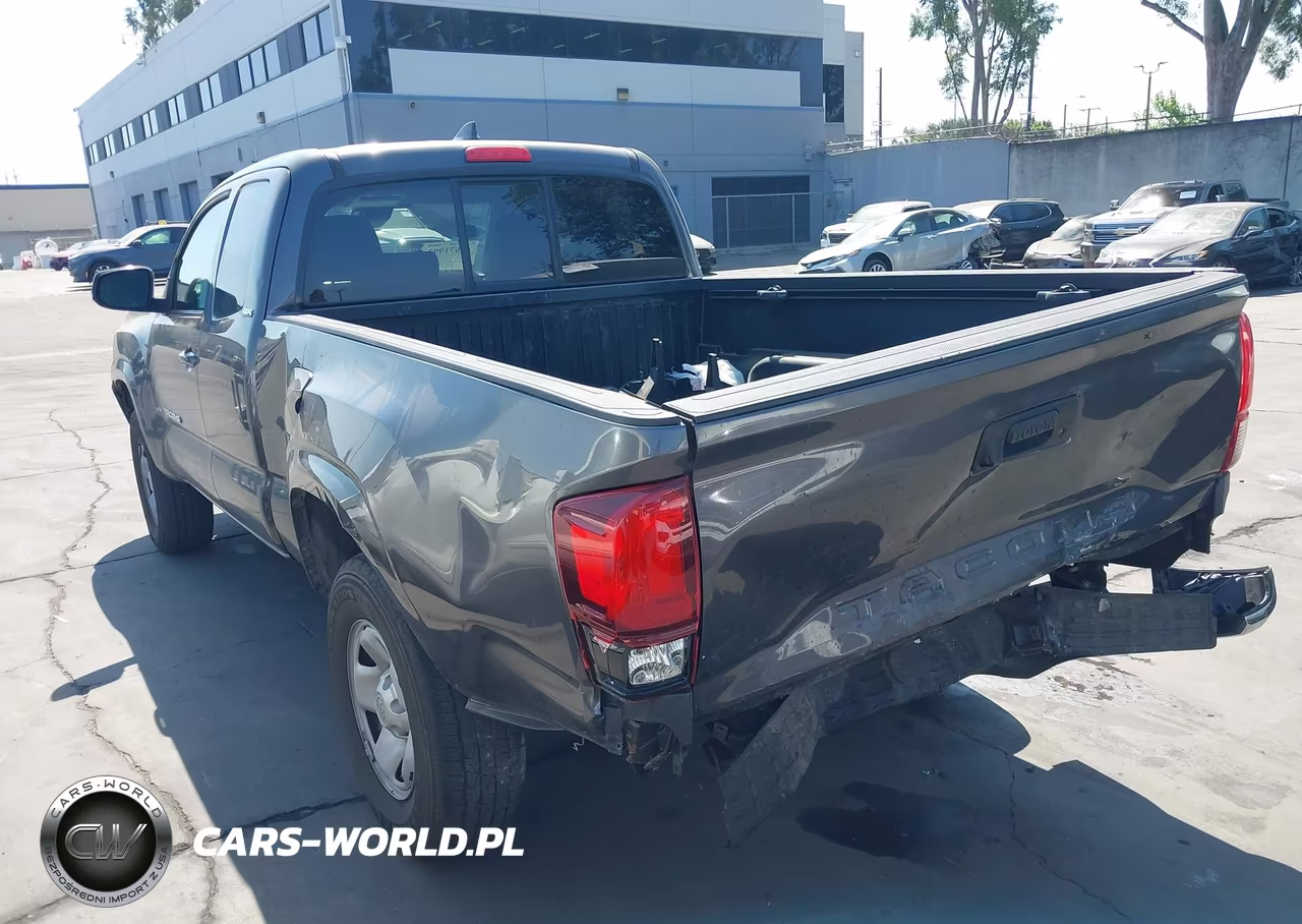 2018 Toyota Tacoma Sr5 VIN:5TFRX5GN4JX112696 - 3