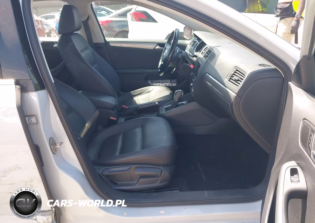 2018 Volkswagen Jetta 1.4T Se-1.4T Wolfsburg Edition VIN:3VWDB7AJ7JM241092 - 5