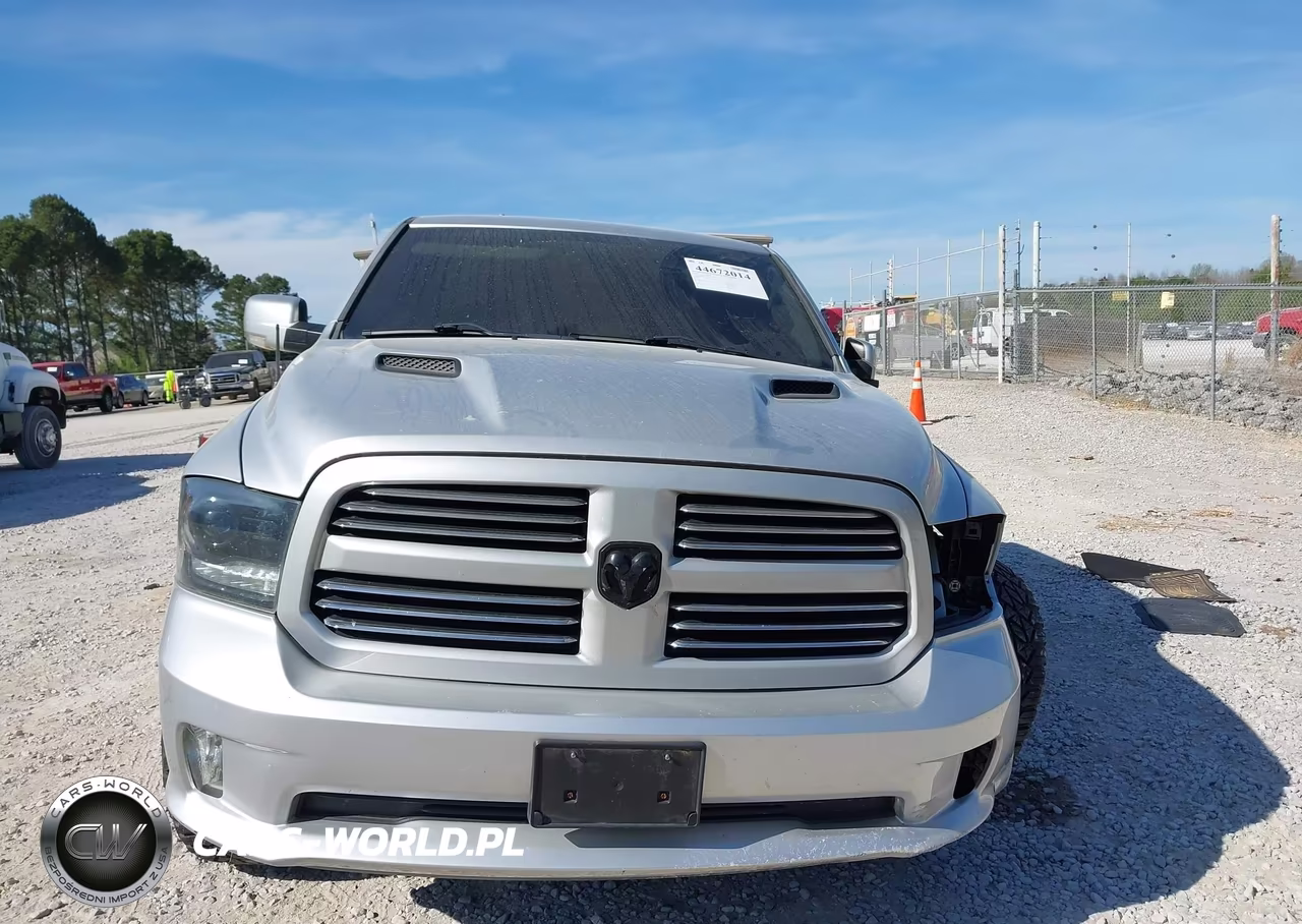 2015 Ram 1500 Sport VIN:1C6RR7UTXFS632907 - 12