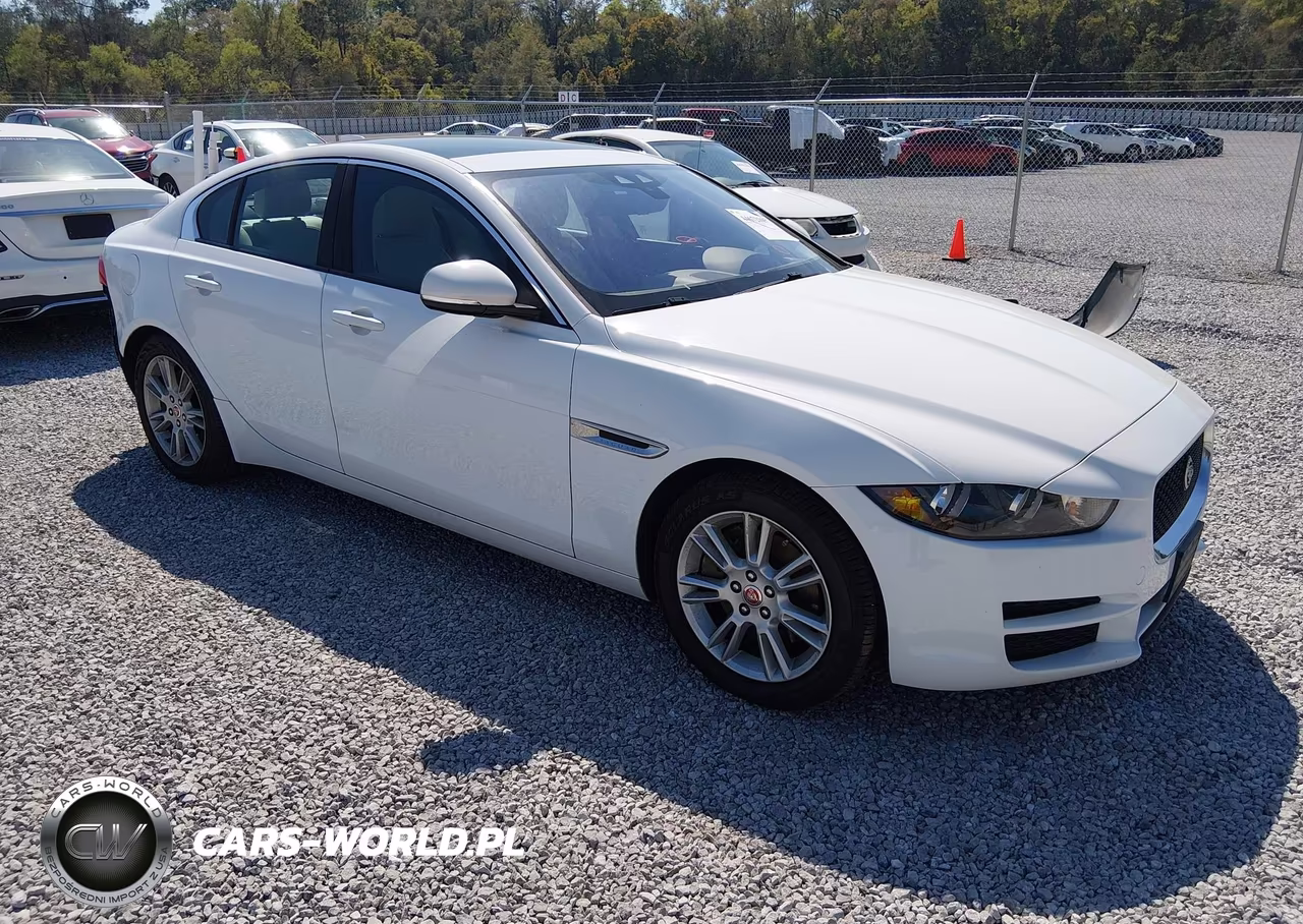 2017 Jaguar Xe 25T Premium