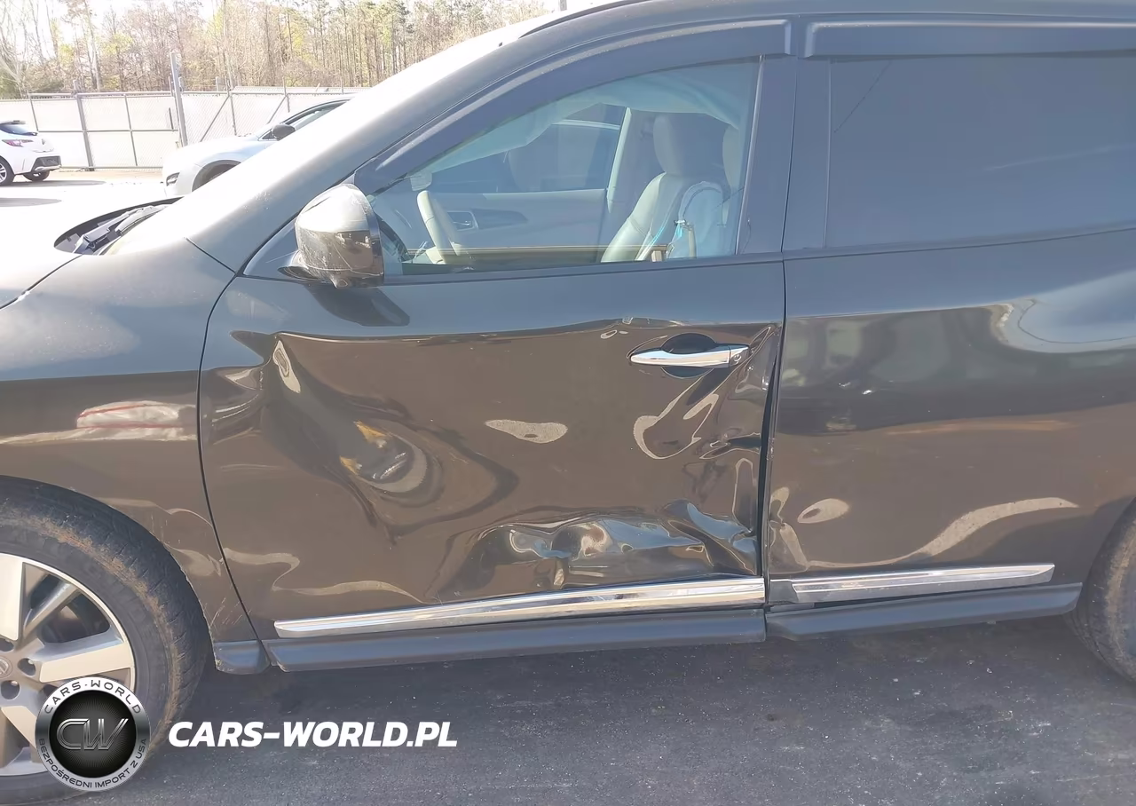 2015 Nissan Pathfinder Platinum VIN:5N1AR2MNXFC674252 - 12