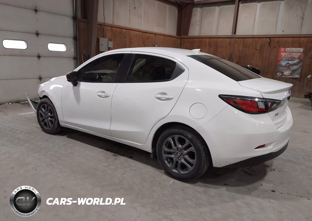 2020 Toyota Yaris Le VIN:3MYDLBYV3LY708565 - 3