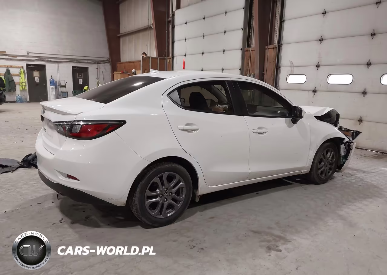 2020 Toyota Yaris Le VIN:3MYDLBYV3LY708565 - 4