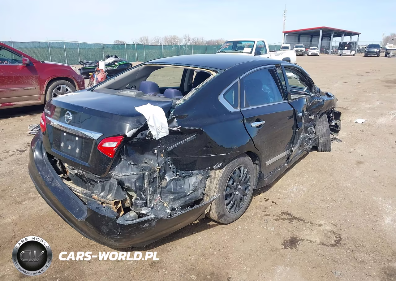 2017 Nissan Altima 2.5 S VIN:1N4AL3AP7HN319649 - 4