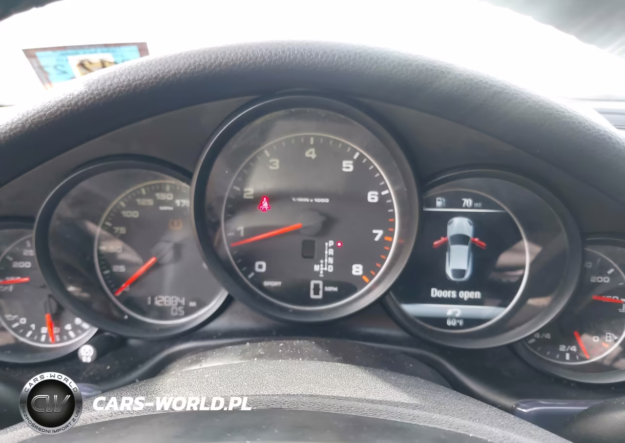 2016 Porsche Panamera 4 VIN:WP0AA2A78GL000880 - 7