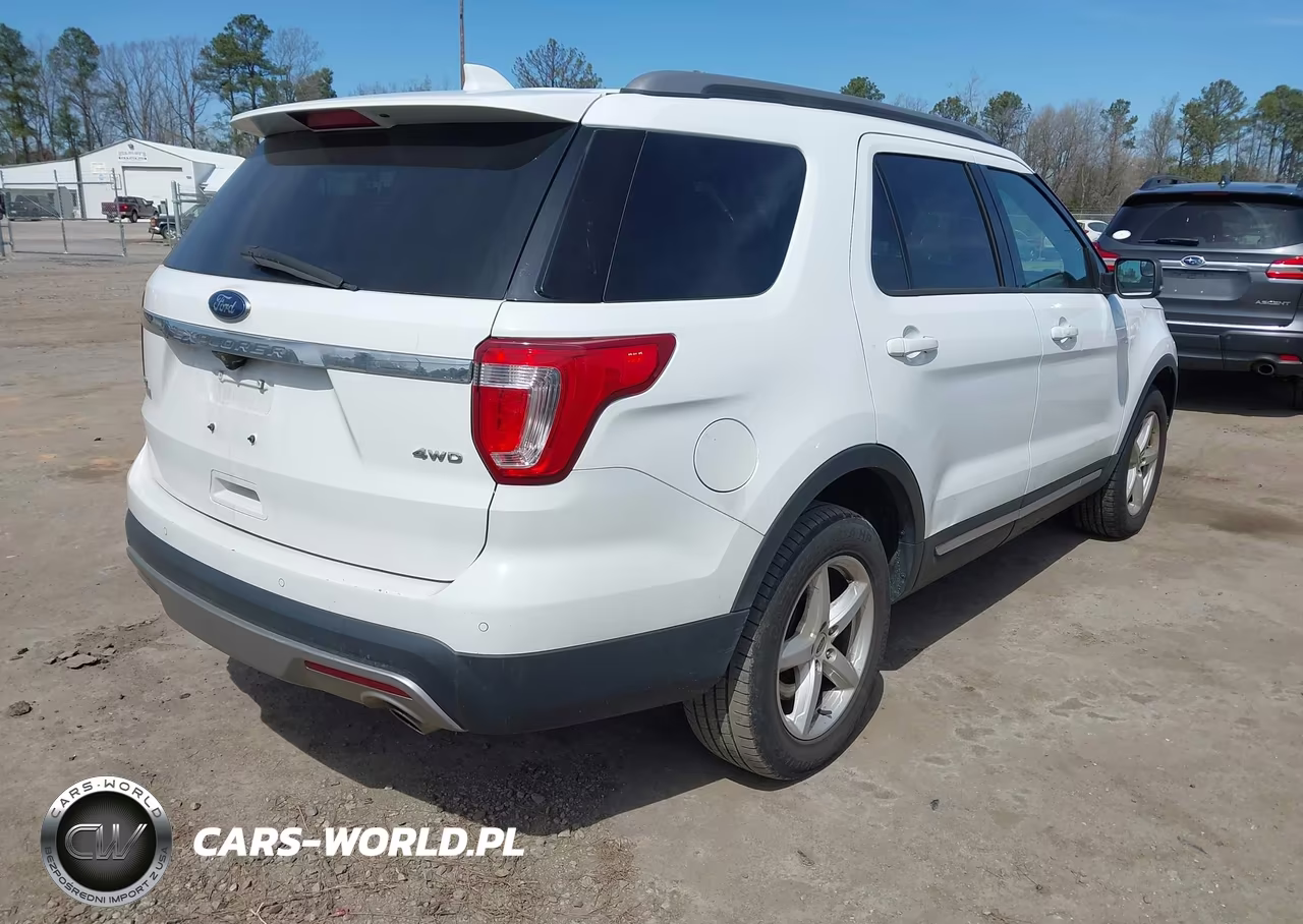 2017 Ford Explorer Xlt VIN:1FM5K8D81HGB16627 - 4