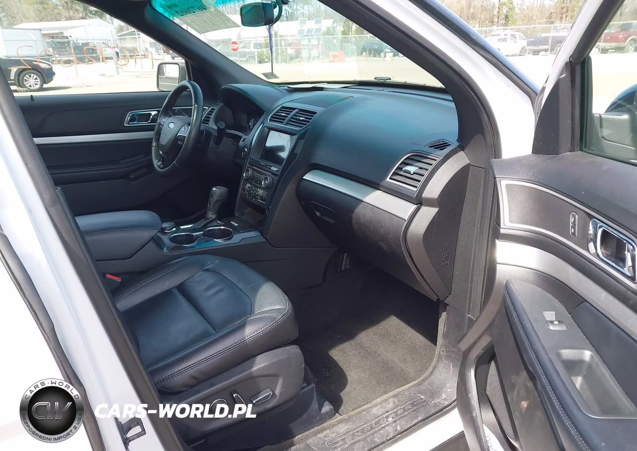 2017 Ford Explorer Xlt VIN:1FM5K8D81HGB16627 - 5