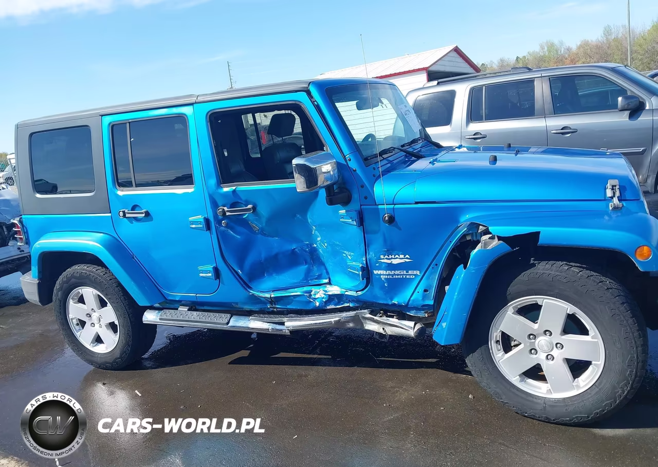 2010 Jeep Wrangler Unlimited Sahara VIN:1J4HA5H11AL166886 - 13