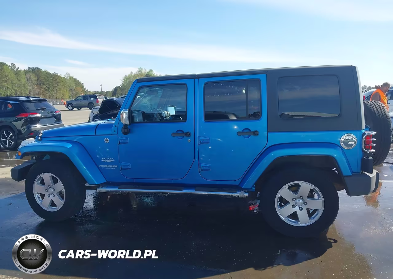2010 Jeep Wrangler Unlimited Sahara VIN:1J4HA5H11AL166886 - 14