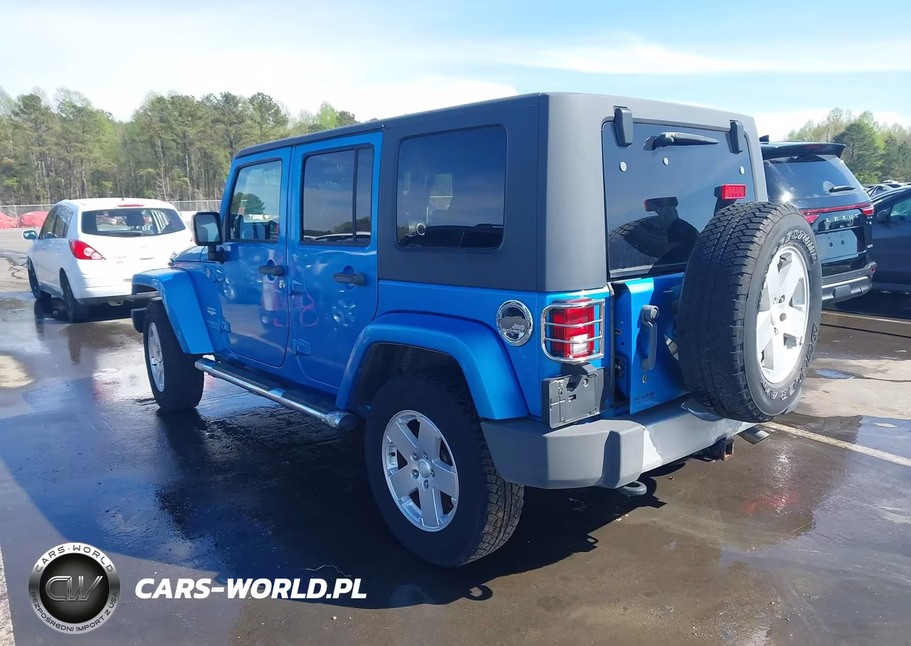 2010 Jeep Wrangler Unlimited Sahara VIN:1J4HA5H11AL166886 - 3