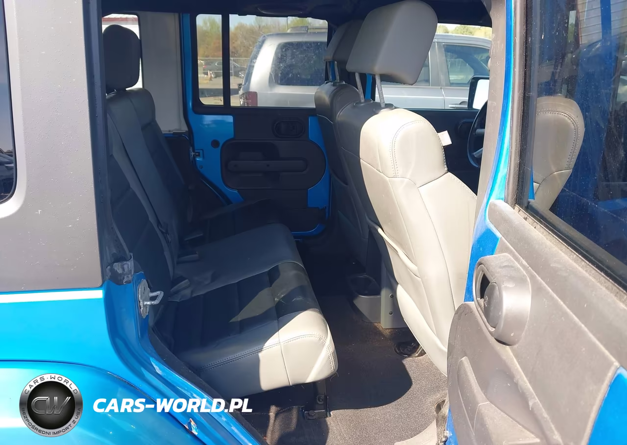 2010 Jeep Wrangler Unlimited Sahara VIN:1J4HA5H11AL166886 - 8