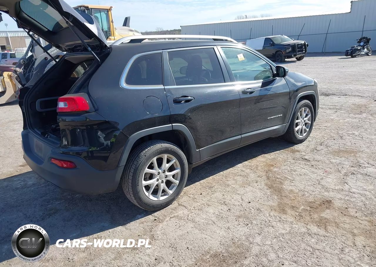 2018 Jeep Cherokee Latitude Plus Fwd VIN:1C4PJLLB7JD503433 - 4