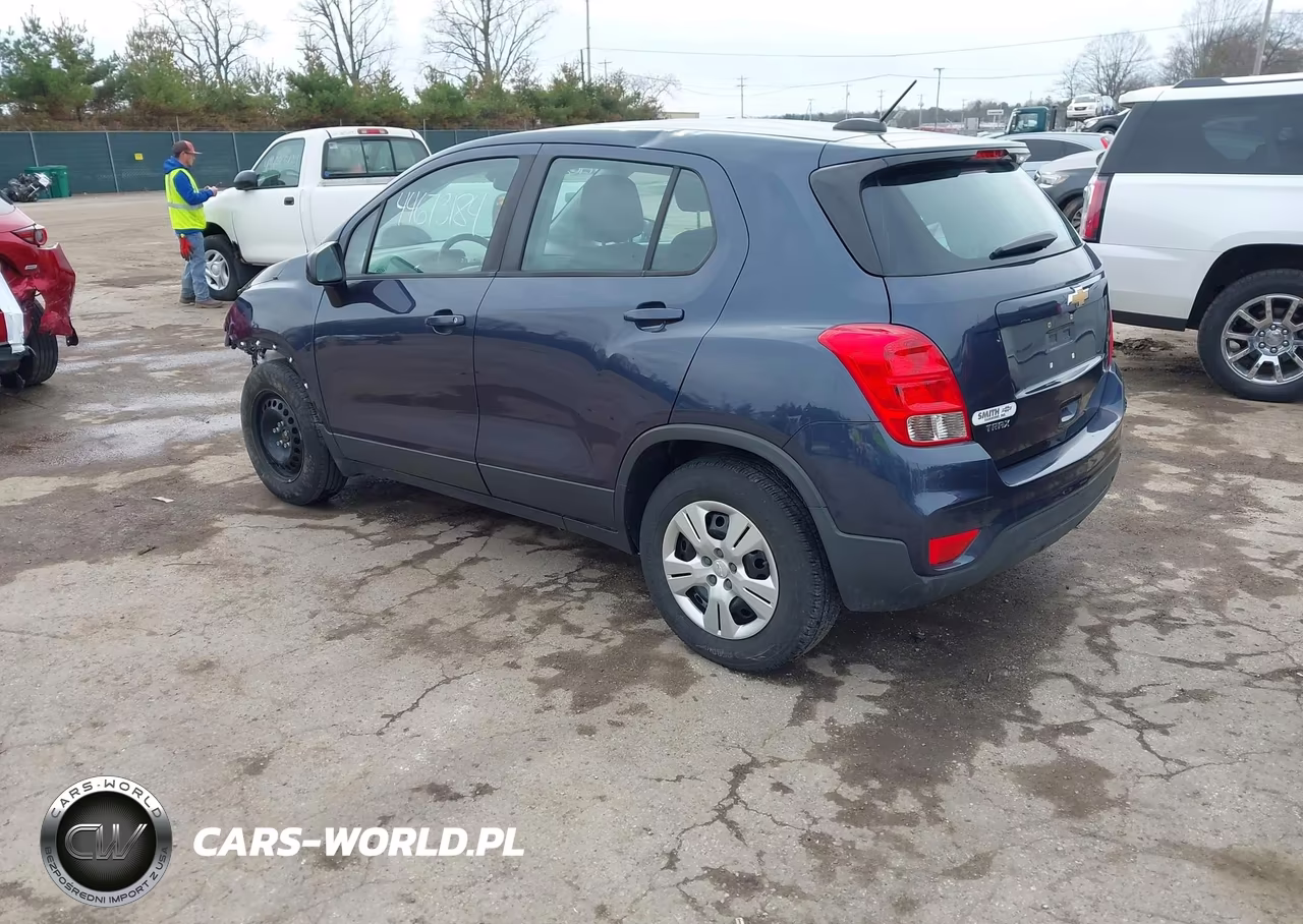 2019 Chevrolet Trax Ls VIN:3GNCJKSB0KL138901 - 3