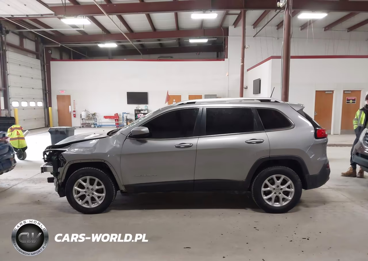 2016 Jeep Cherokee Latitude VIN:1C4PJMCS6GW278991 - 14