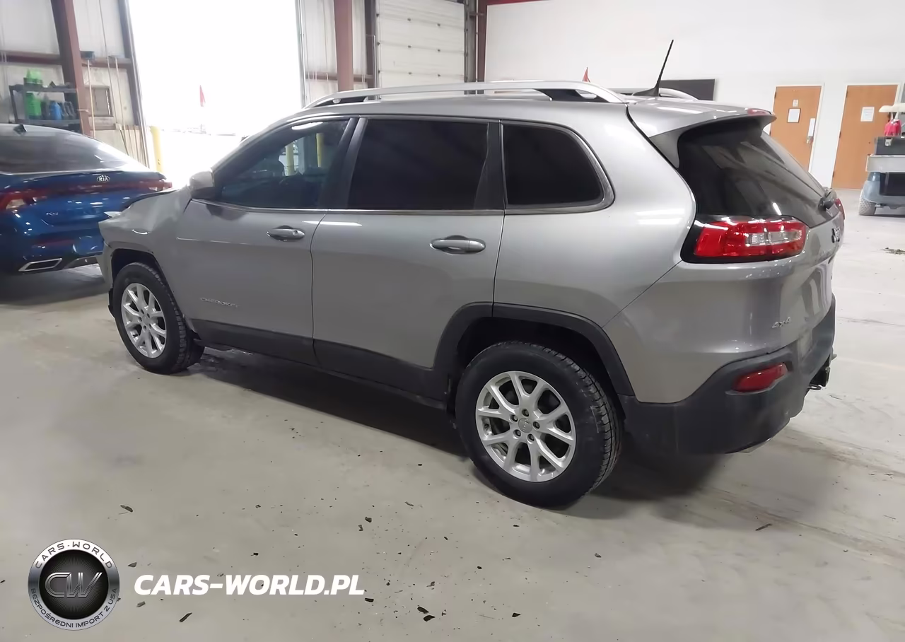 2016 Jeep Cherokee Latitude VIN:1C4PJMCS6GW278991 - 3
