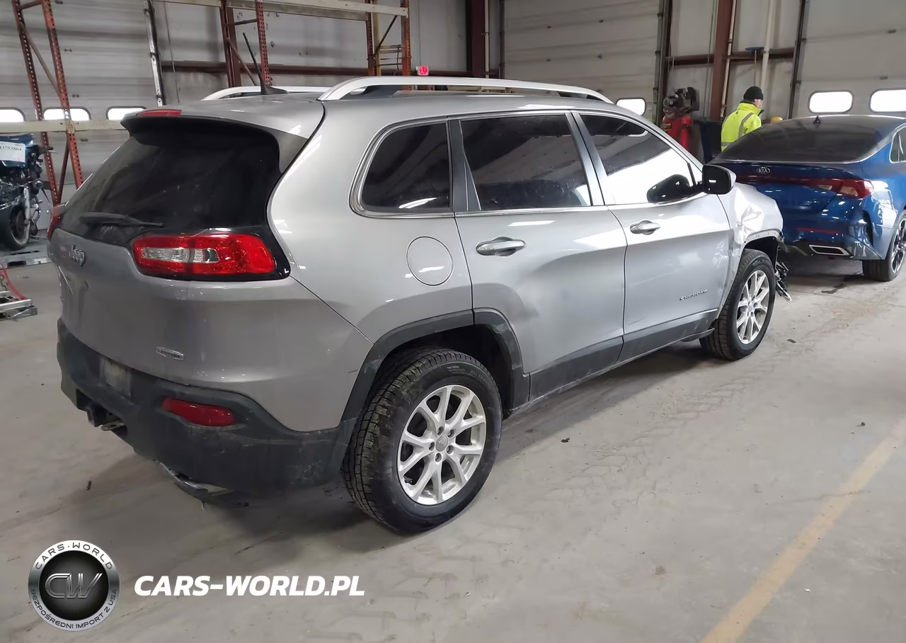 2016 Jeep Cherokee Latitude VIN:1C4PJMCS6GW278991 - 4