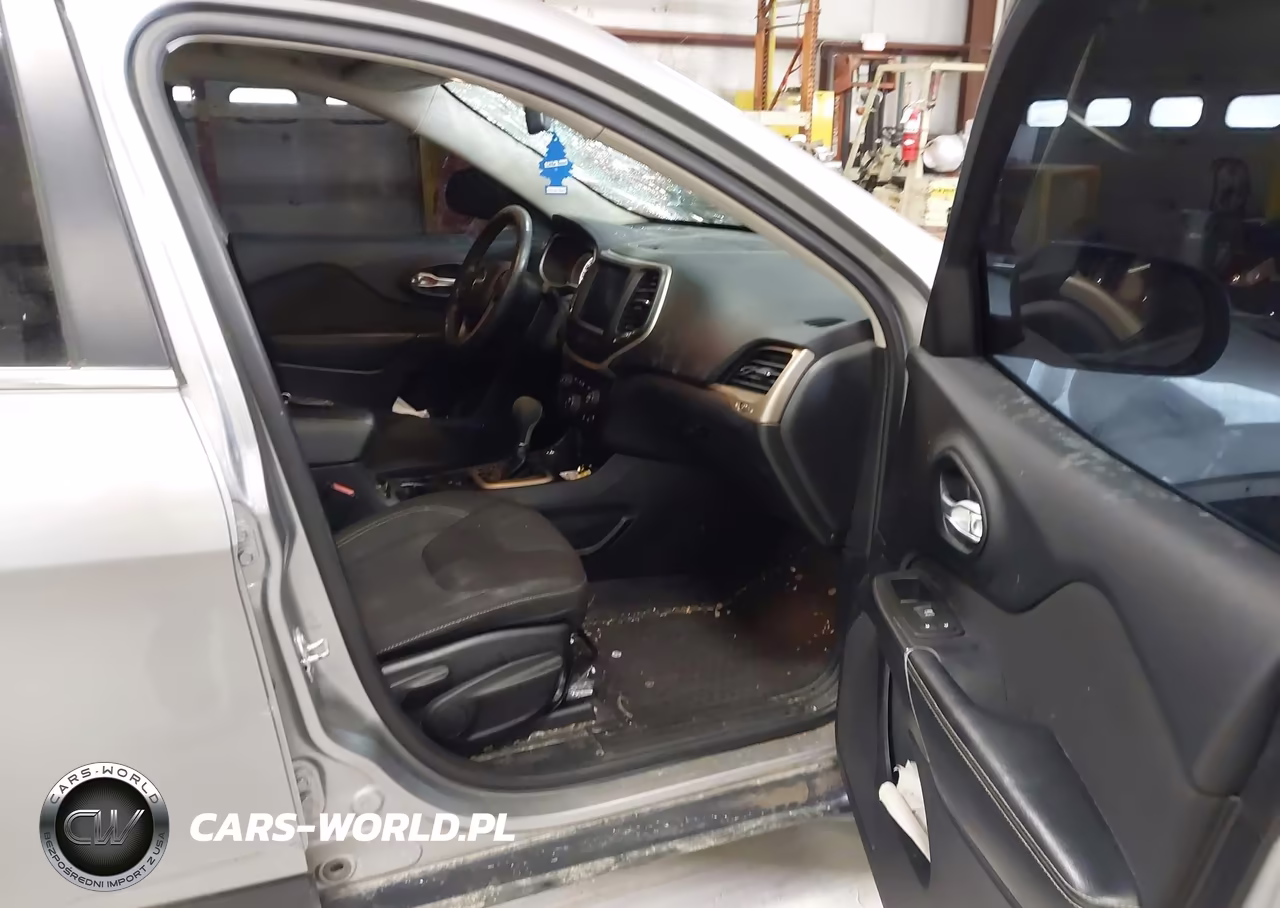 2016 Jeep Cherokee Latitude VIN:1C4PJMCS6GW278991 - 5