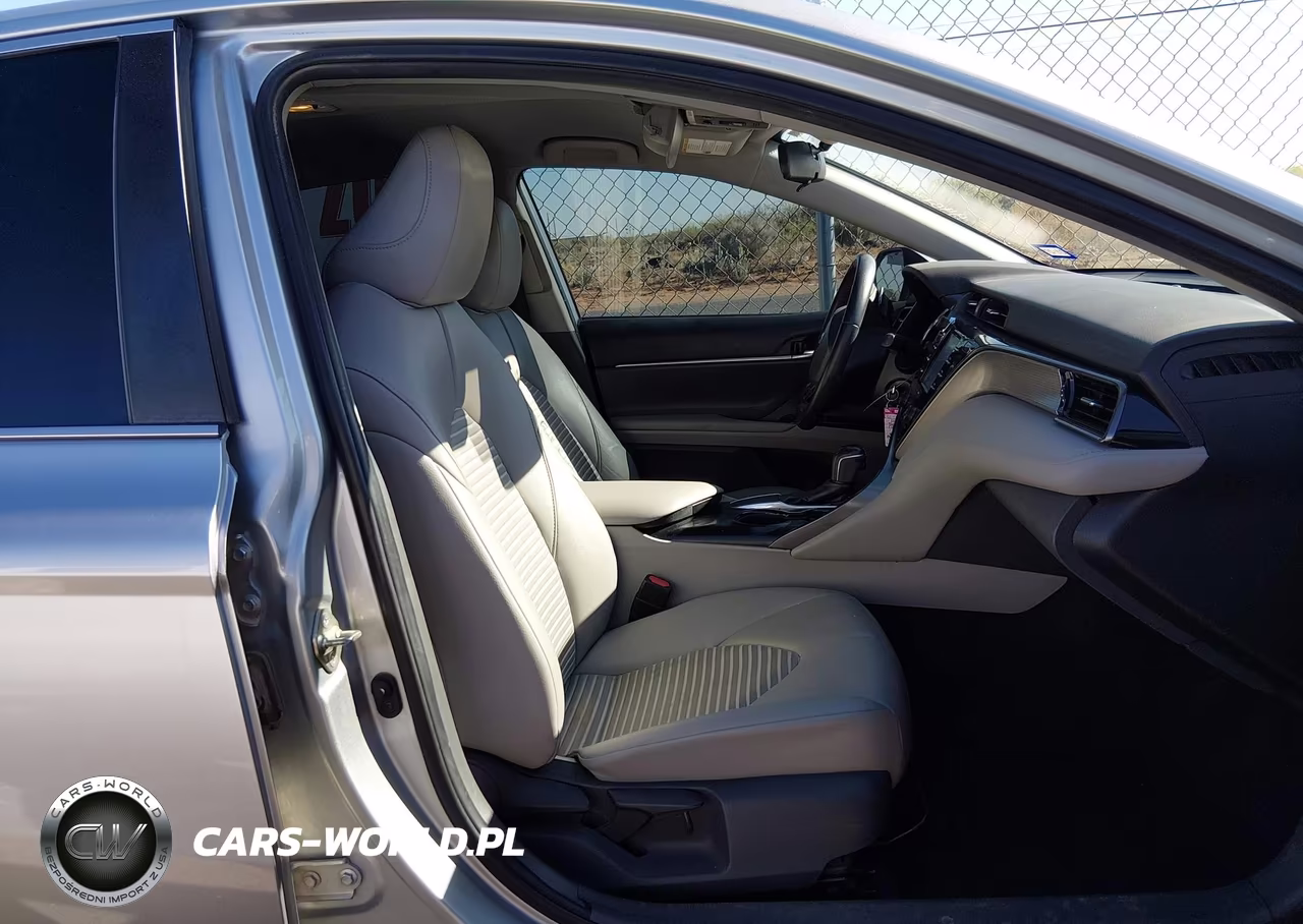 2020 Toyota Camry Se VIN:4T1G11AK9LU860084 - 5