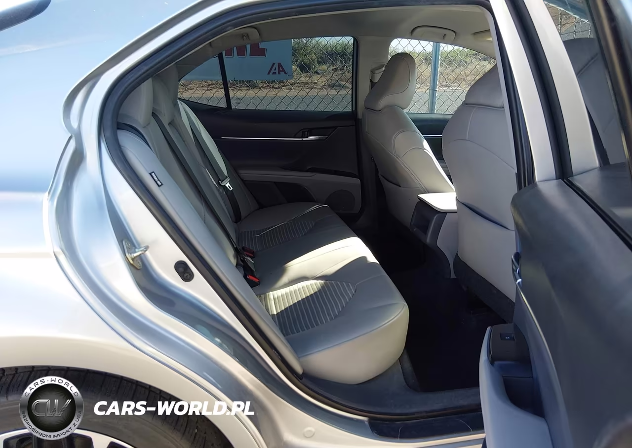 2020 Toyota Camry Se VIN:4T1G11AK9LU860084 - 8