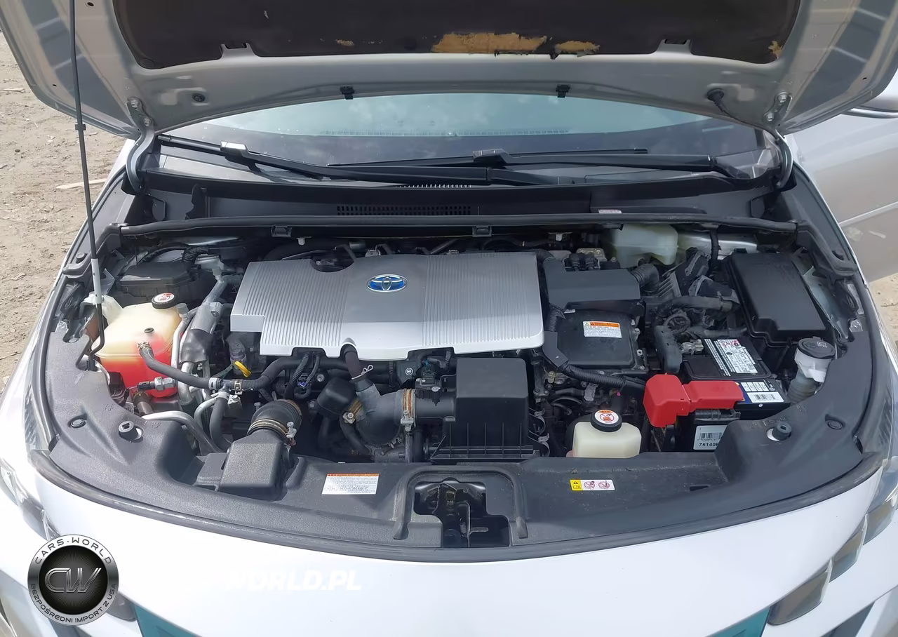 2018 Toyota Prius Prime Premium VIN:JTDKARFP9J3092692 - 10