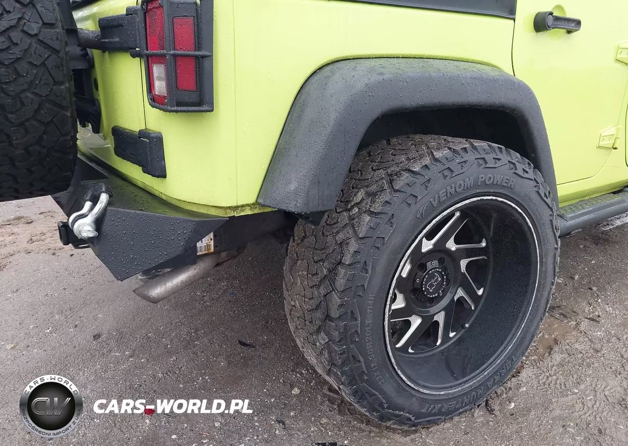 2016 Jeep Wrangler Unlimited Sport VIN:1C4HJWDG8GL318709 - 6