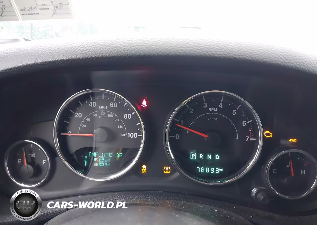 2016 Jeep Wrangler Unlimited Sport VIN:1C4HJWDG8GL318709 - 7