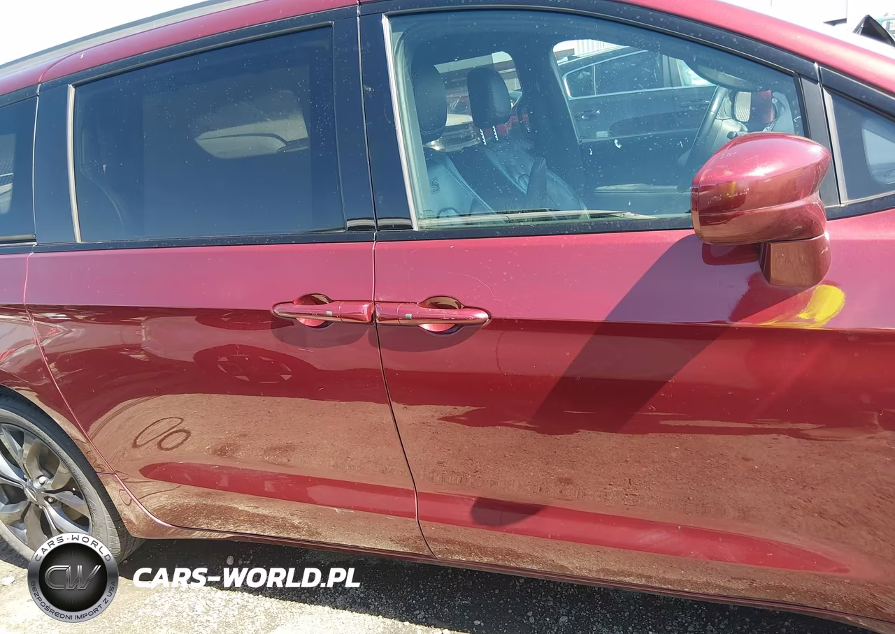 2018 Chrysler Pacifica Touring L VIN:2C4RC1BG5JR322316 - 13