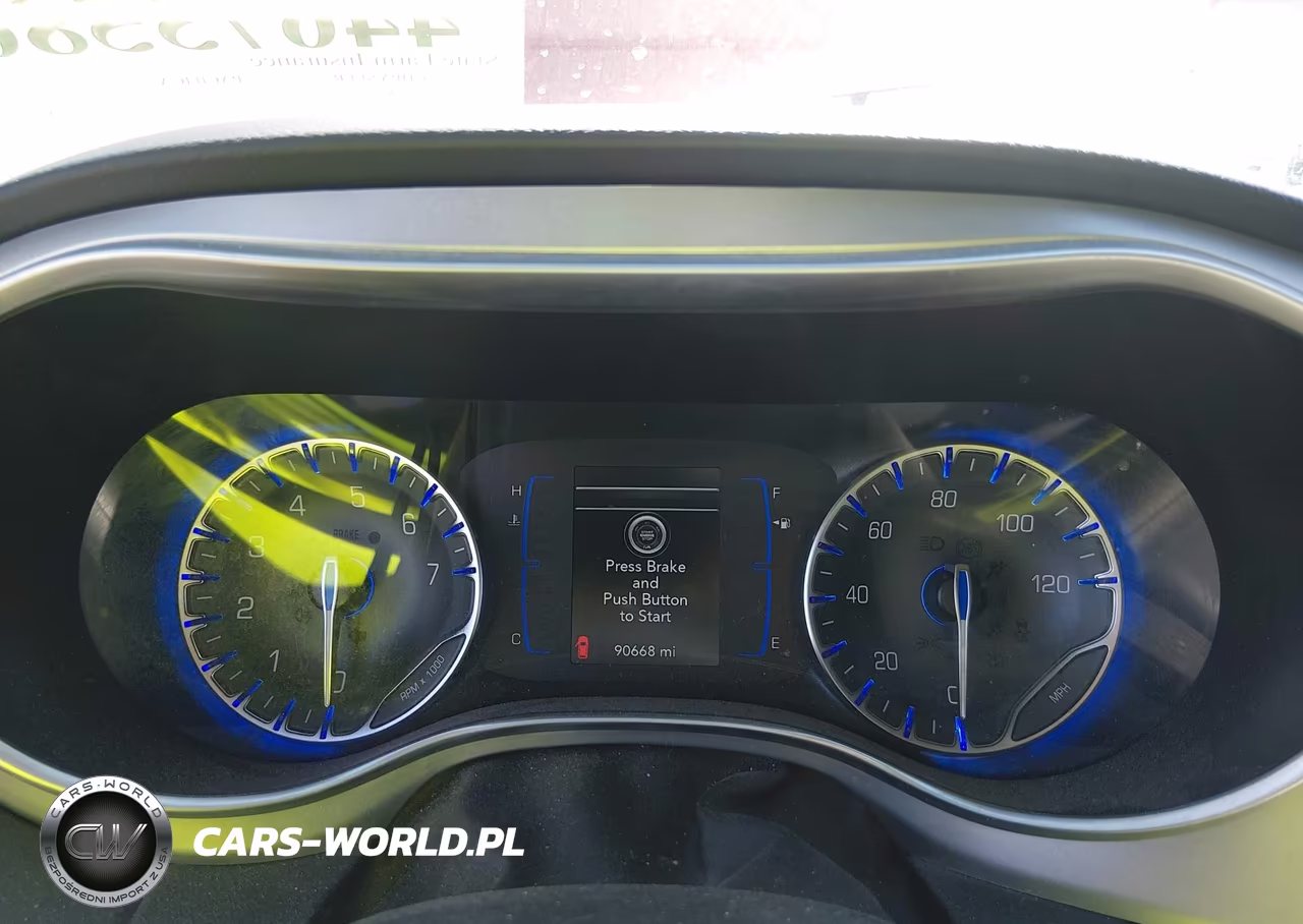 2018 Chrysler Pacifica Touring L VIN:2C4RC1BG5JR322316 - 7