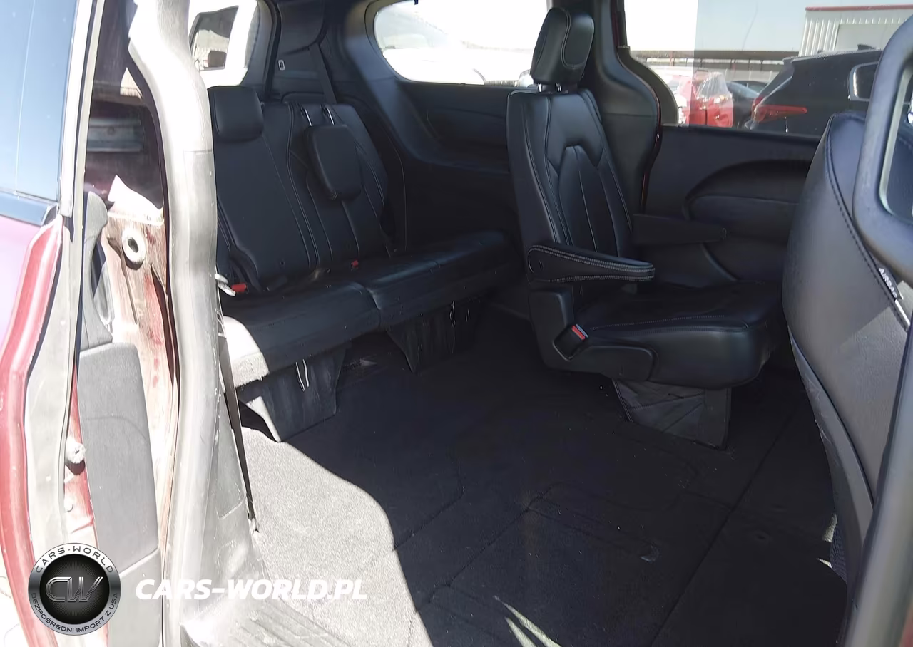 2018 Chrysler Pacifica Touring L VIN:2C4RC1BG5JR322316 - 8