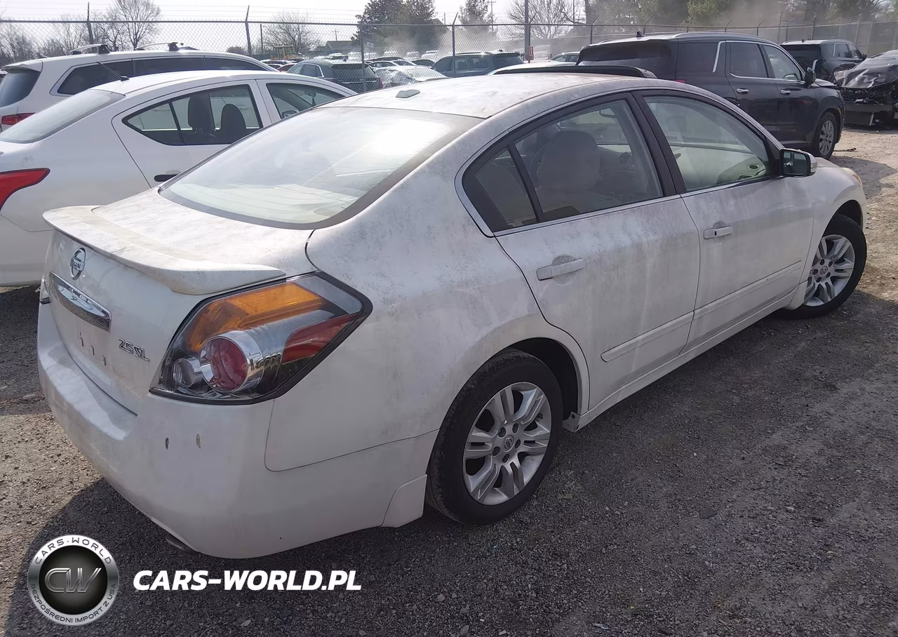 2011 Nissan Altima 2.5 S VIN:1N4AL2AP8BN472719 - 4