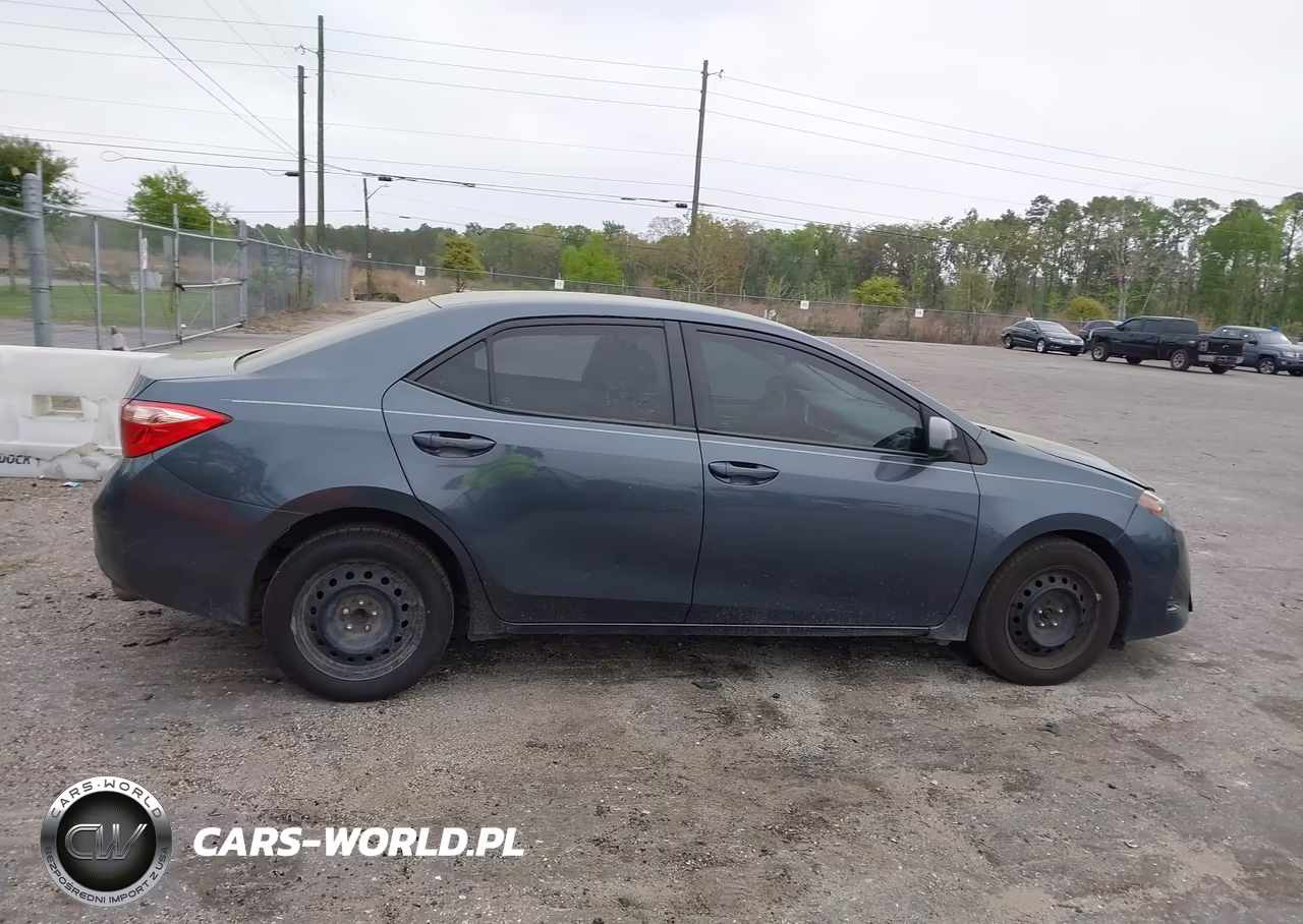 2018 Toyota Corolla Le VIN:2T1BURHE9JC017288 - 13