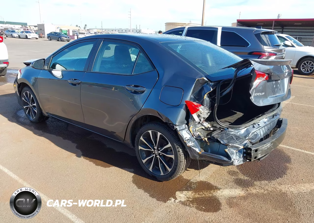 2018 Toyota Corolla Se-Xse VIN:5YFBURHE6JP848554 - 3