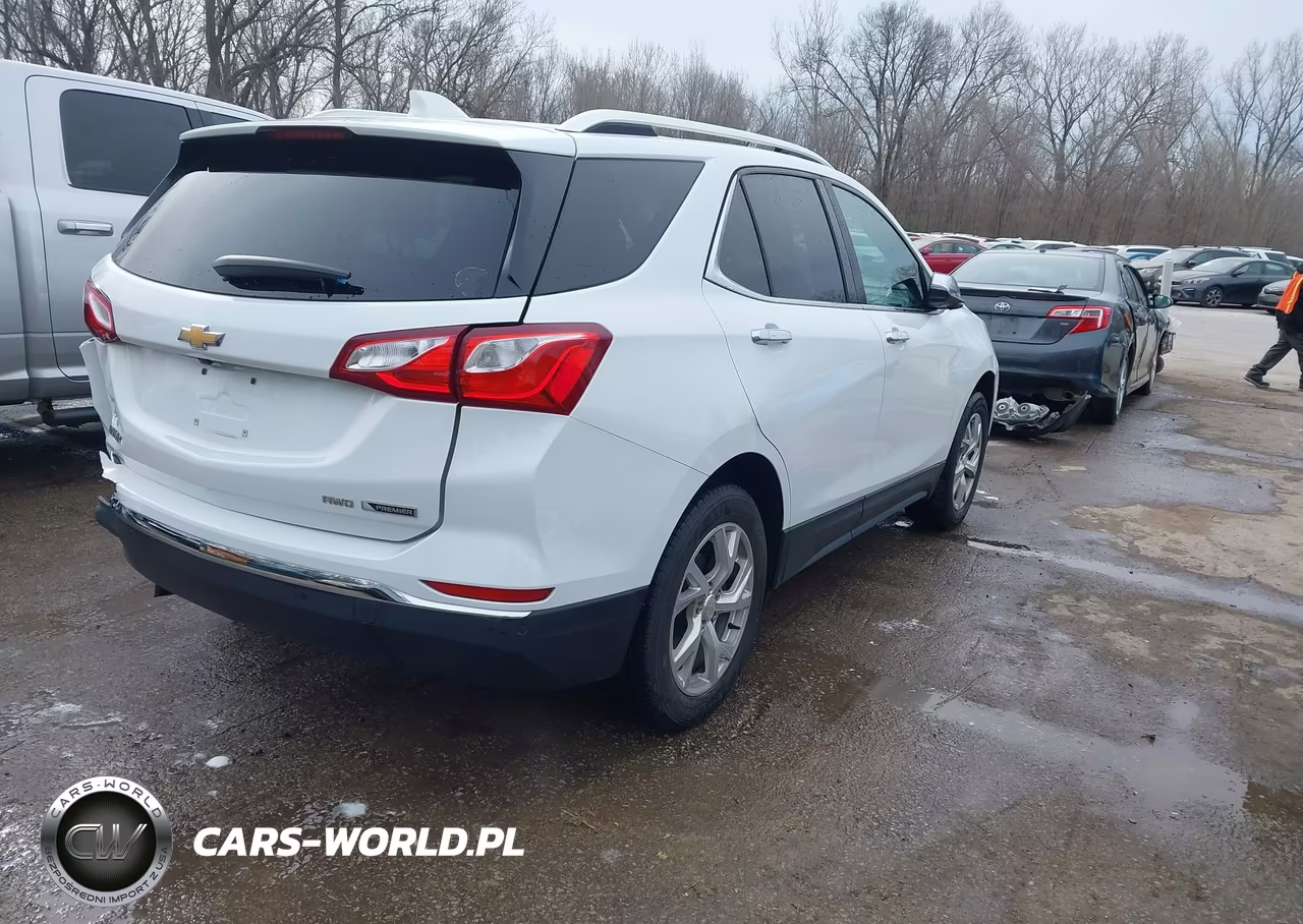 2018 Chevrolet Equinox Premier VIN:2GNAXVEV3J6306532 - 4