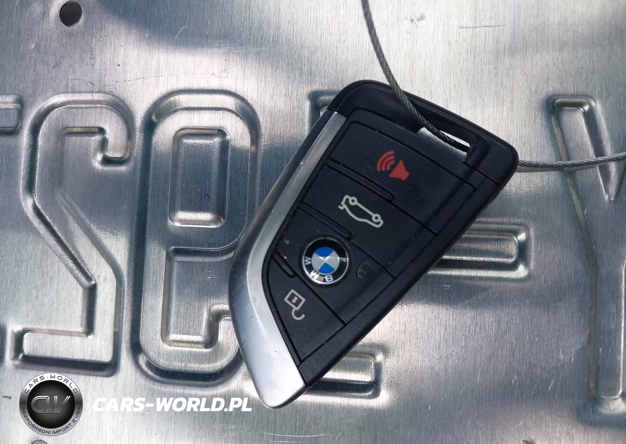 2018 BMW X2 xDrive28I VIN:WBXYJ5C3XJEF82069 - 11