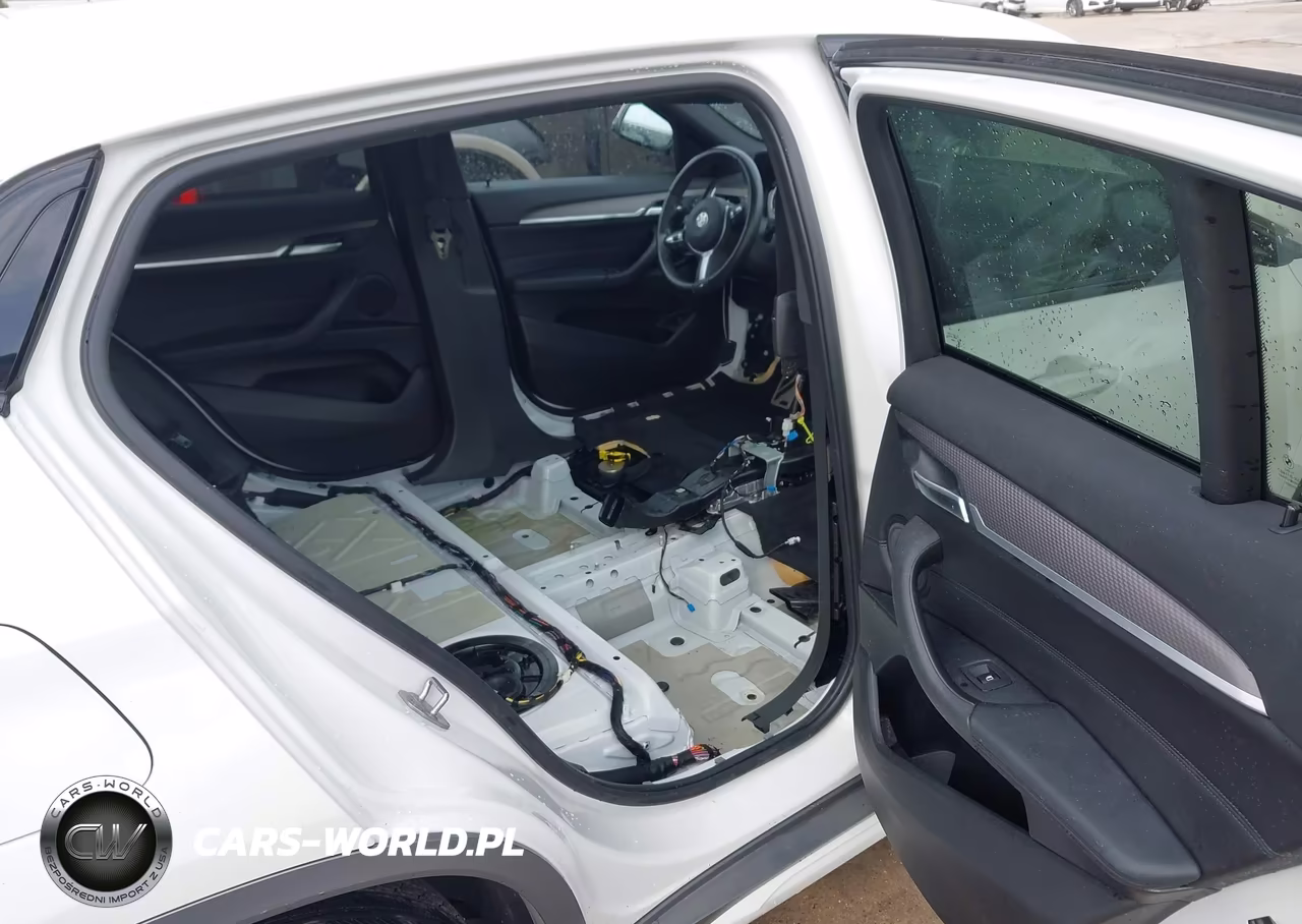 2018 BMW X2 xDrive28I VIN:WBXYJ5C3XJEF82069 - 8
