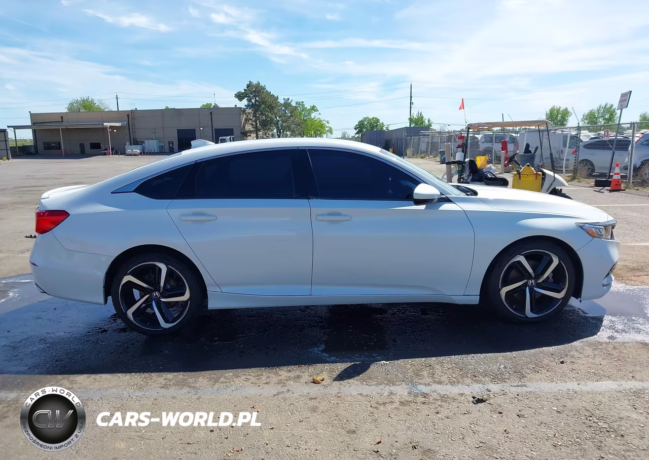 2018 Honda Accord Sport VIN:1HGCV1F30JA235615 - 13