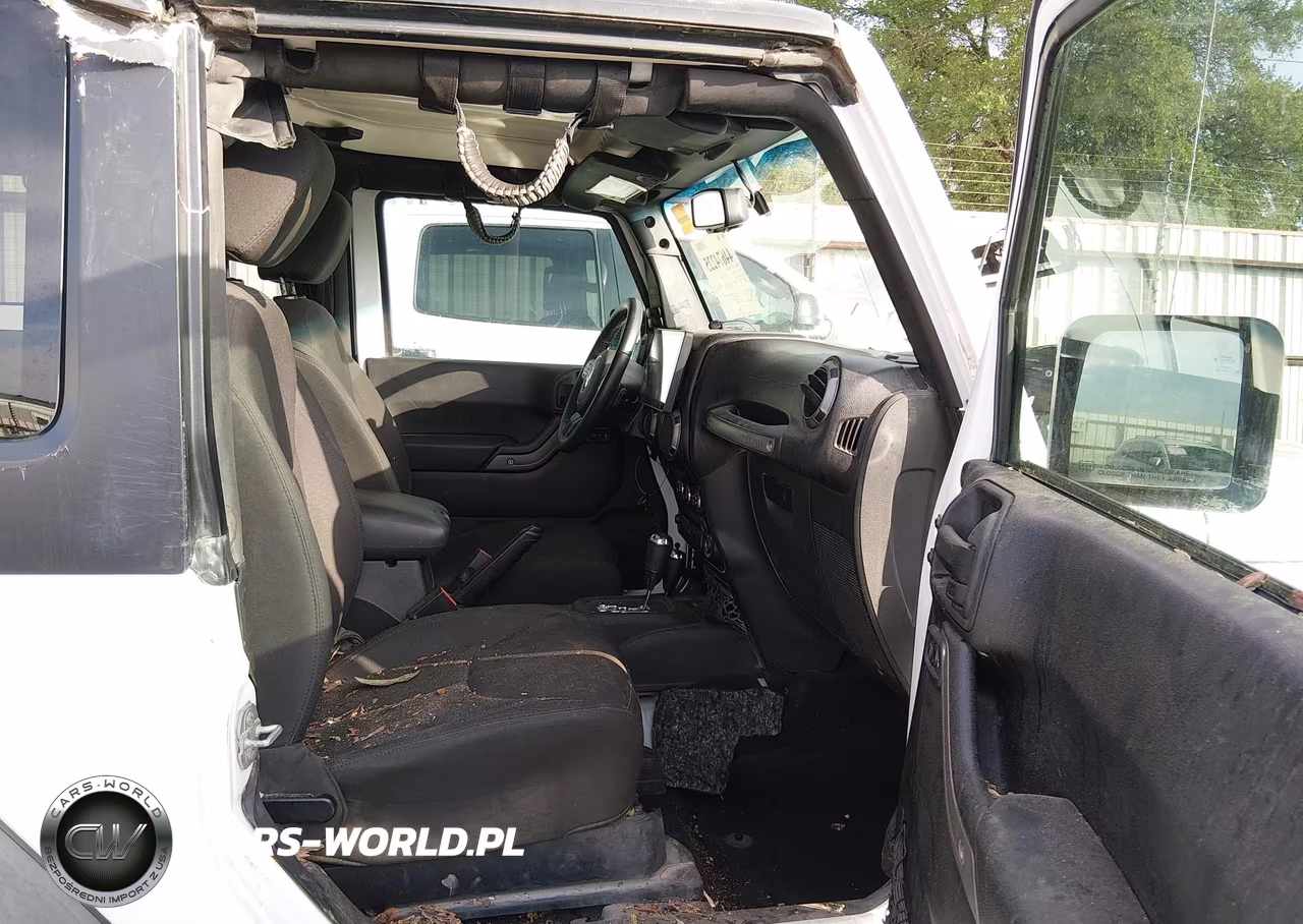 2016 Jeep Wrangler Sport VIN:1C4AJWAG2GL283736 - 5
