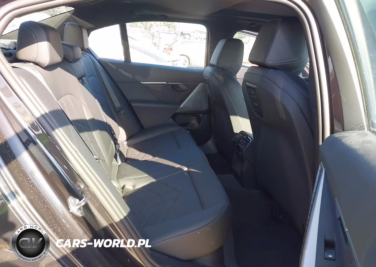 2024 BMW 530I VIN:WBA43FJ0XRCR87855 - 8