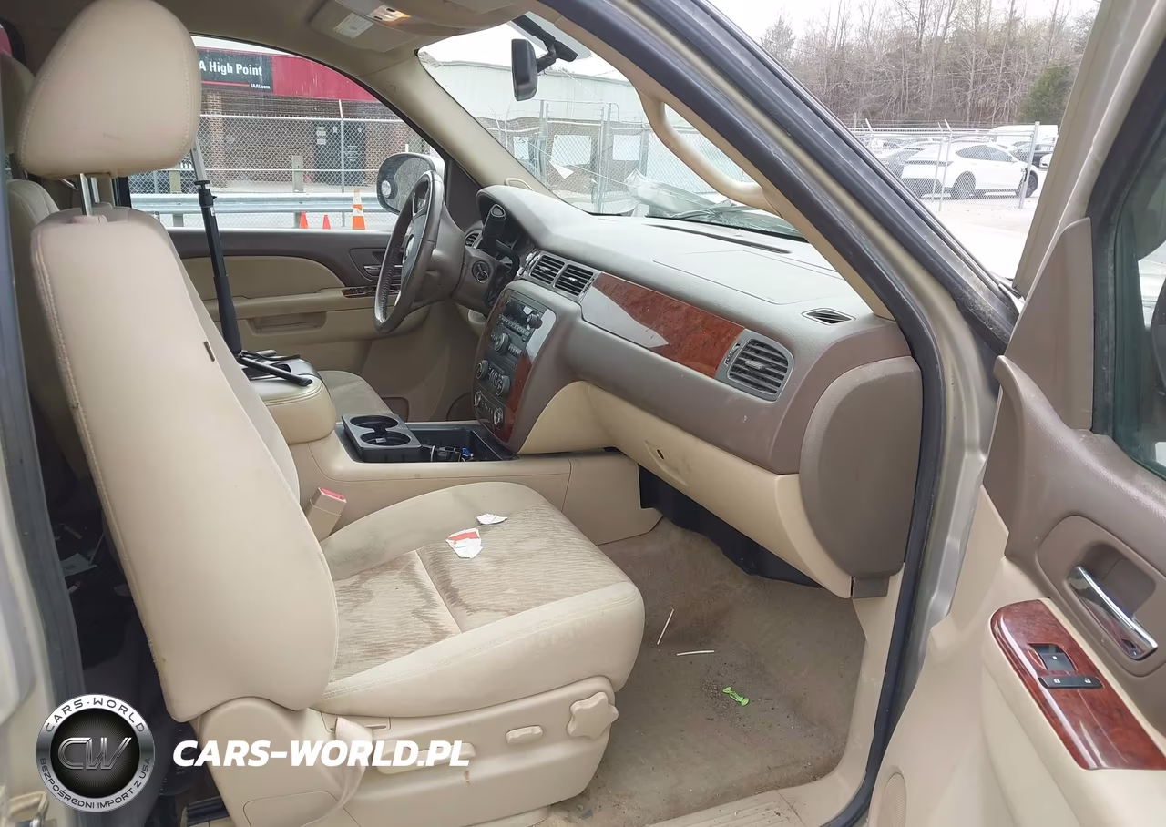 2011 Chevrolet Tahoe Ls VIN:1GNSCAE07BR196197 - 5