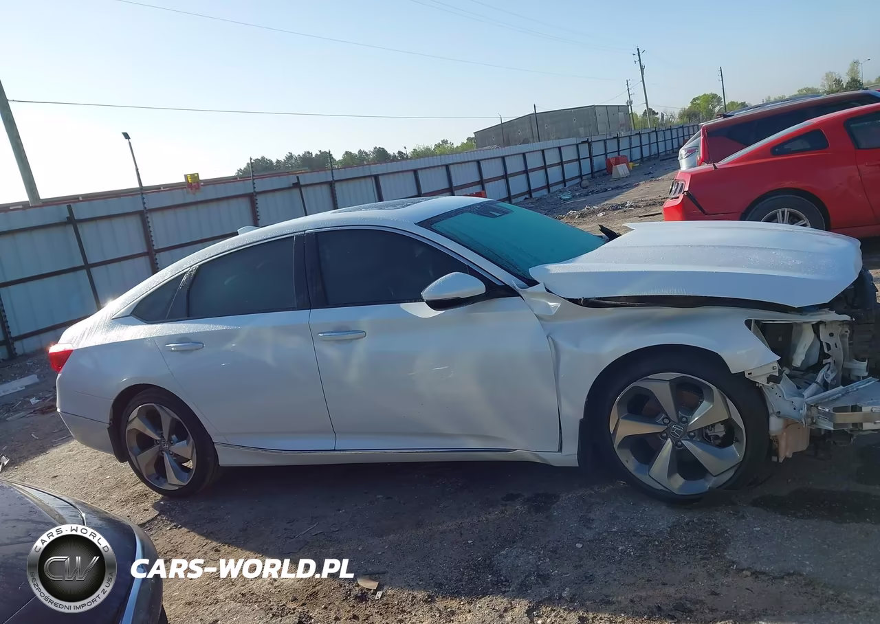 2018 Honda Accord Touring VIN:1HGCV1F95JA108542 - 13