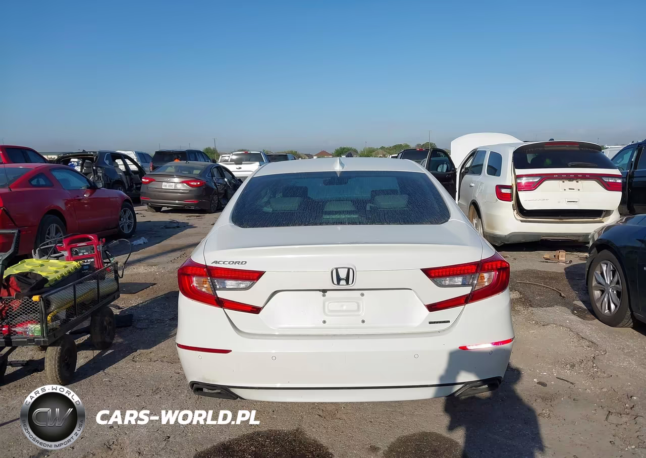 2018 Honda Accord Touring VIN:1HGCV1F95JA108542 - 16