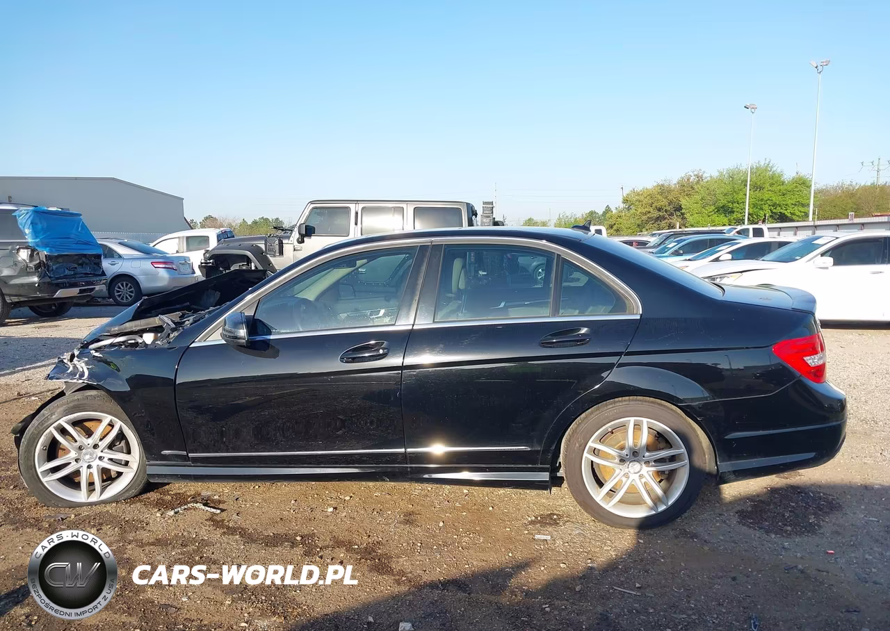 2014 Mercedes-Benz C 300 Sport 4Matic VIN:WDDGF8AB9ER321166 - 14