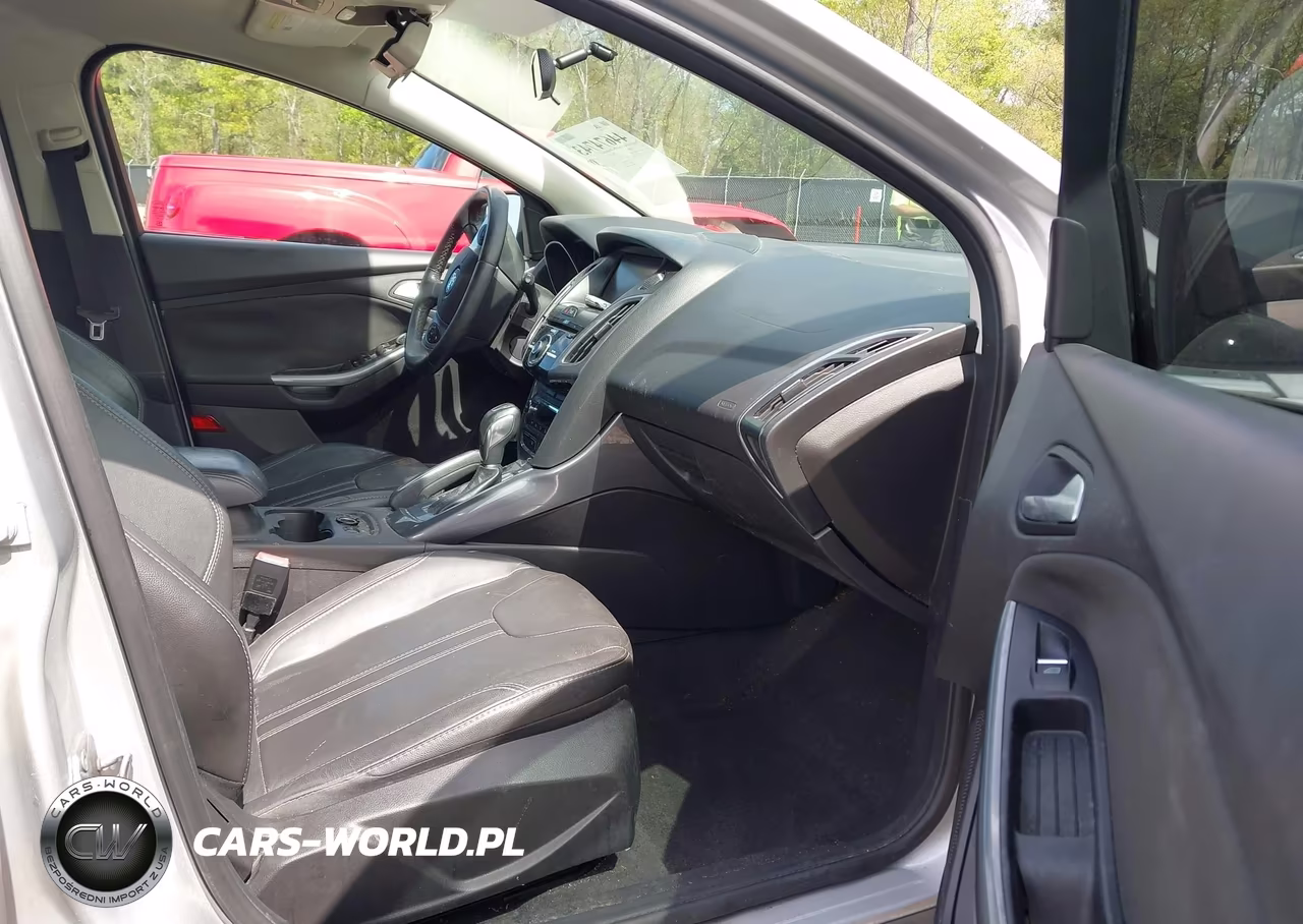 2013 Ford Focus Titanium VIN:1FADP3N2XDL179988 - 5