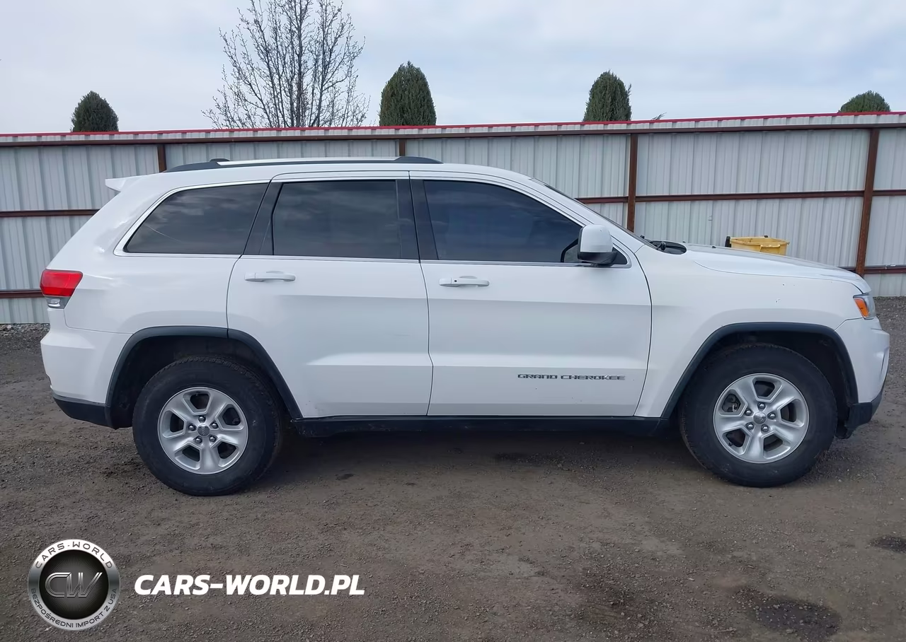 2015 Jeep Grand Cherokee Laredo VIN:1C4RJFAG1FC886226 - 13