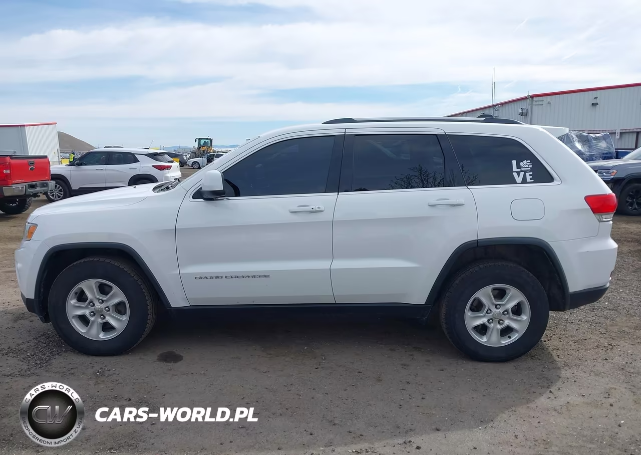 2015 Jeep Grand Cherokee Laredo VIN:1C4RJFAG1FC886226 - 14