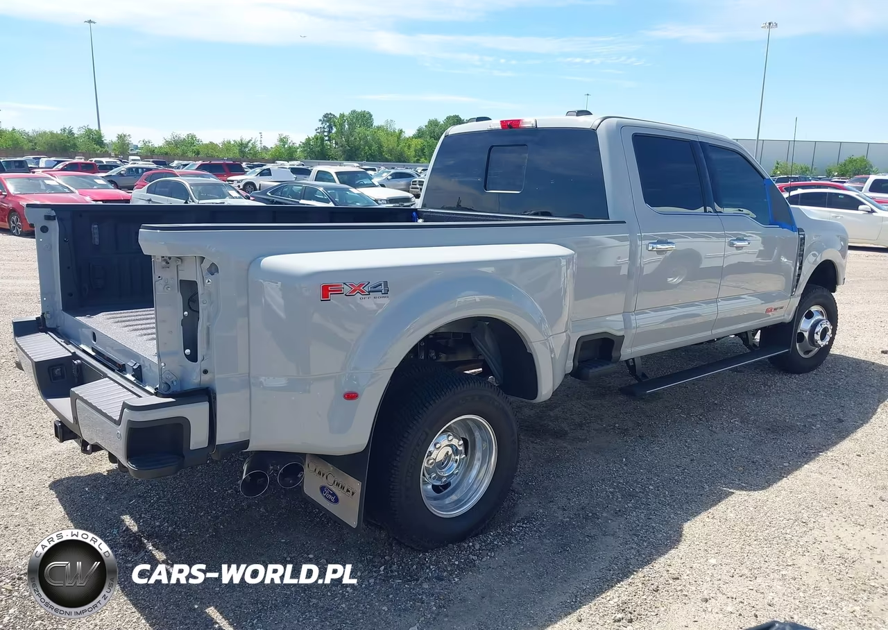 2026 Ford F-350 Platinum VIN:1FT8W3DM2TEC53814 - 4