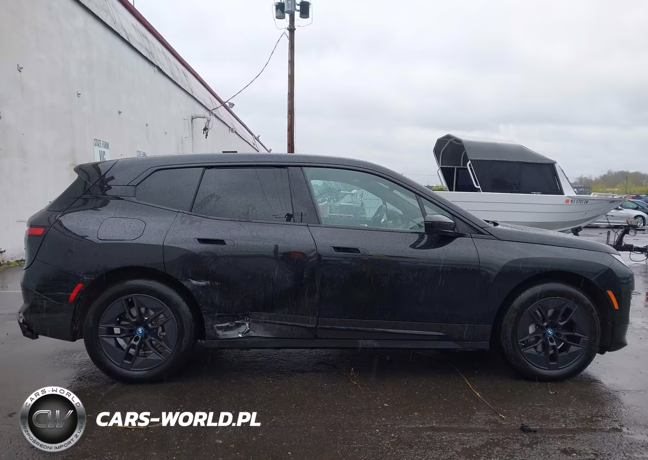 2023 BMW Ix xDrive50 VIN:WB523CF09PCM92363 - 13