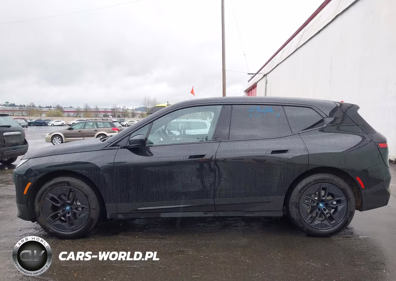 2023 BMW Ix xDrive50 VIN:WB523CF09PCM92363 - 14