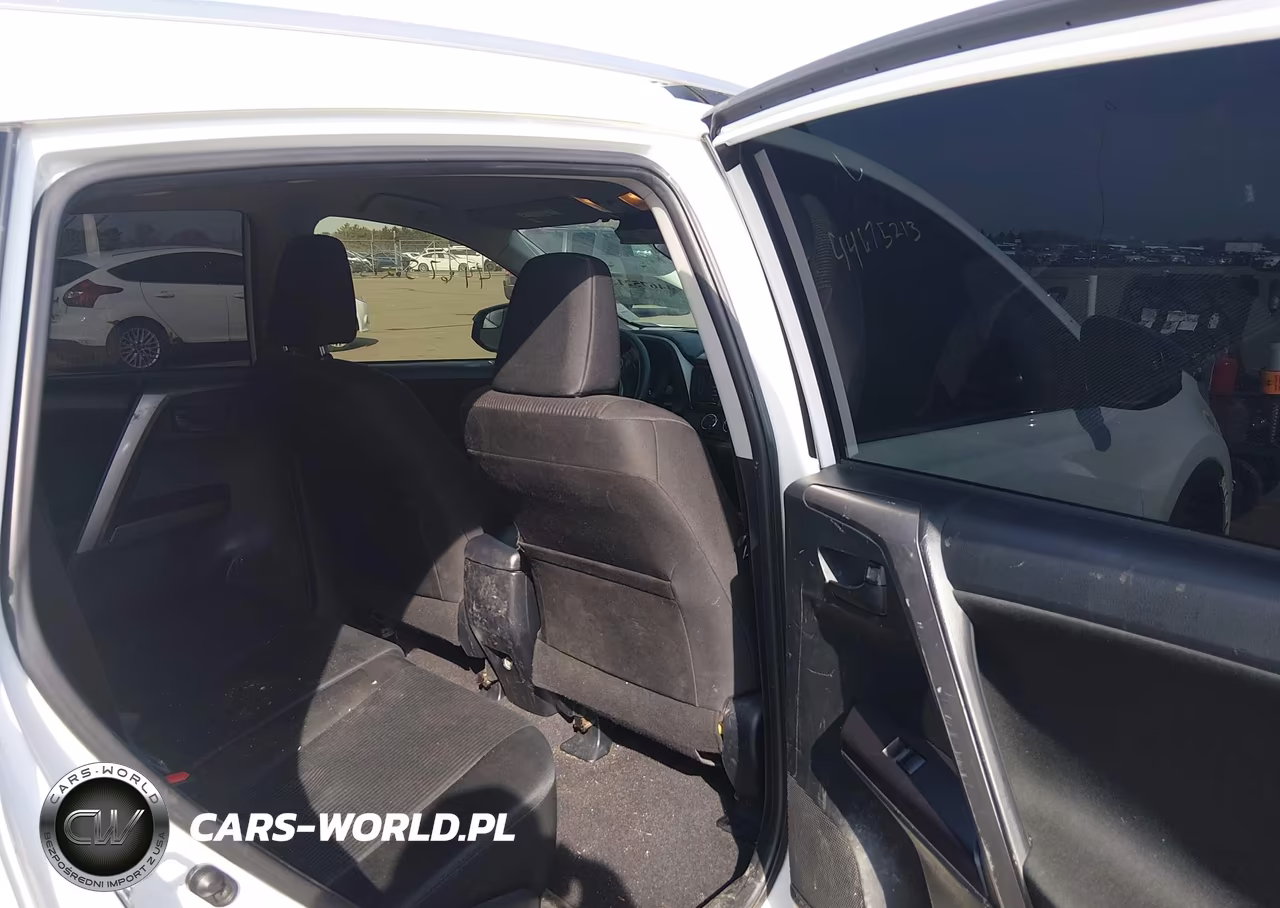 2017 Toyota Rav4 Le VIN:JTMBFREV2HJ108271 - 8