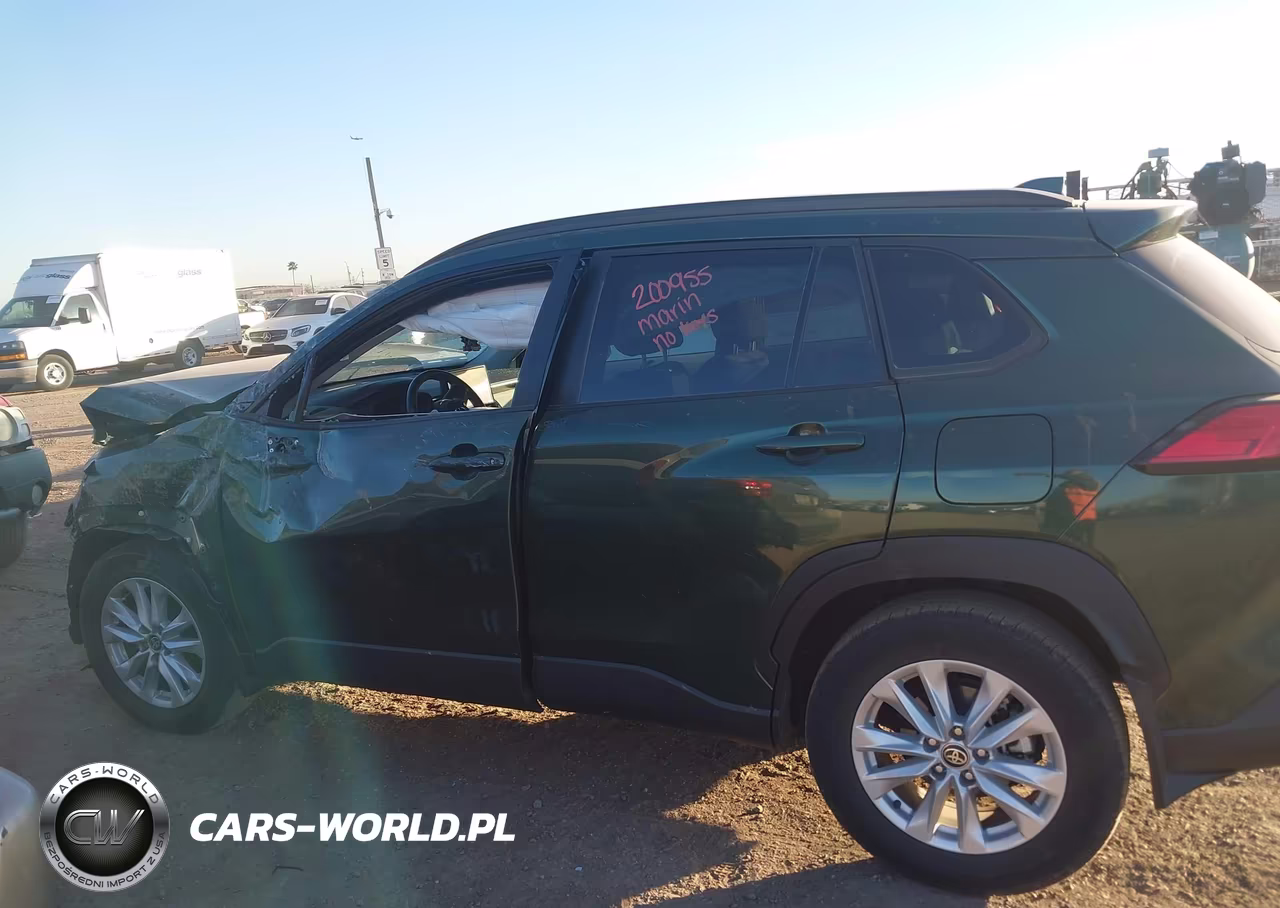 2023 Toyota Corolla Cross Le VIN:7MUCAAAG8PV068765 - 13